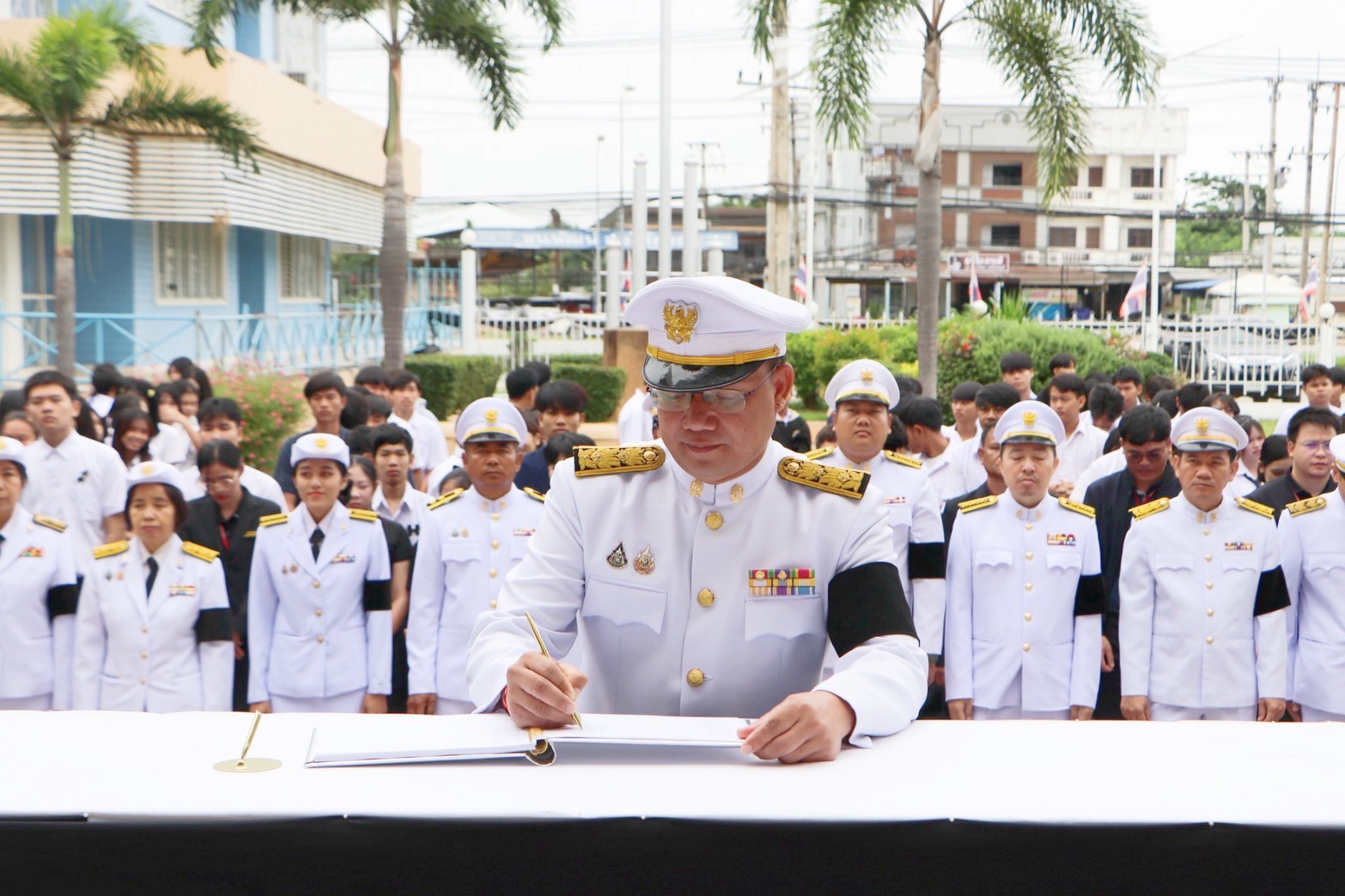 LINE ALBUM 31168 1 251103 9